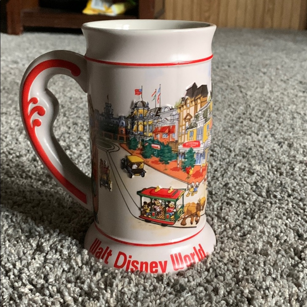 Walt Disney World white&red 3-D beer stein